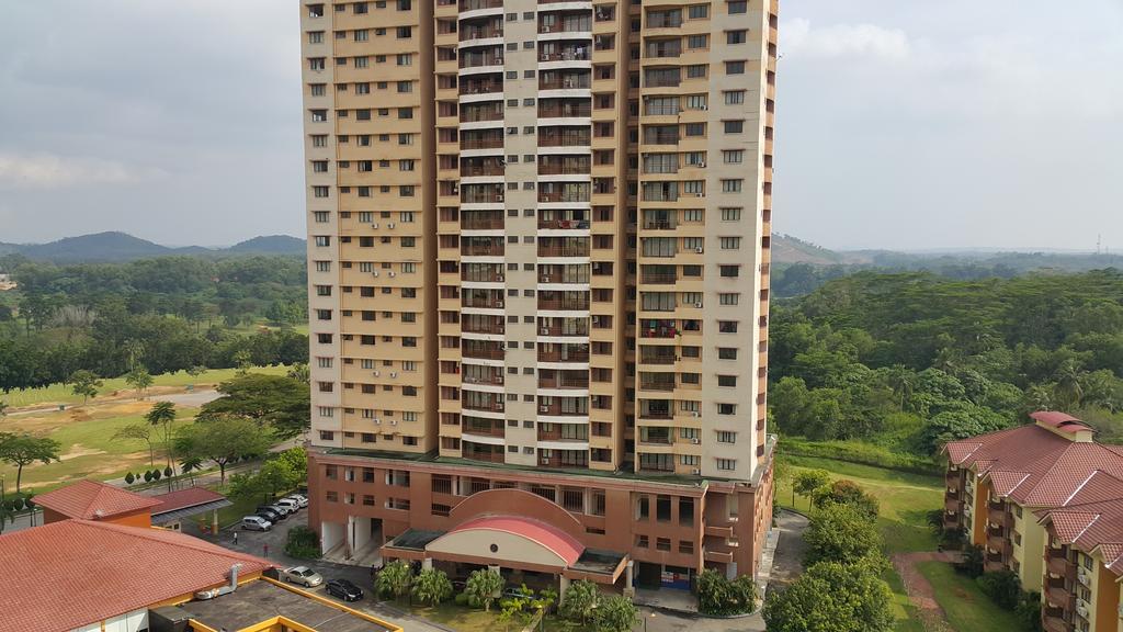 Famosa D Savoy 3-Bedroom Condo In Alor Gajah Malacca Exterior photo